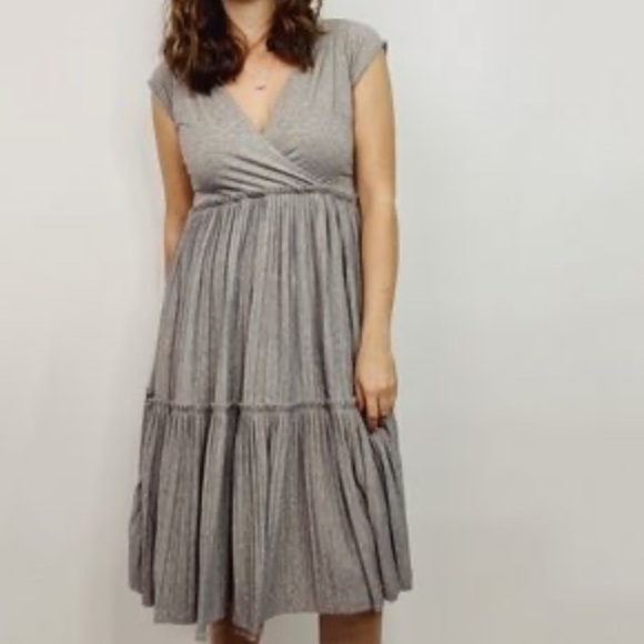 Sundance Grey V-neck Pleated Midi Dress - Picture 2 of 11